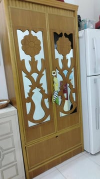 اثاث غرفه • خشب ثقيل • ترتيبات بسيطة