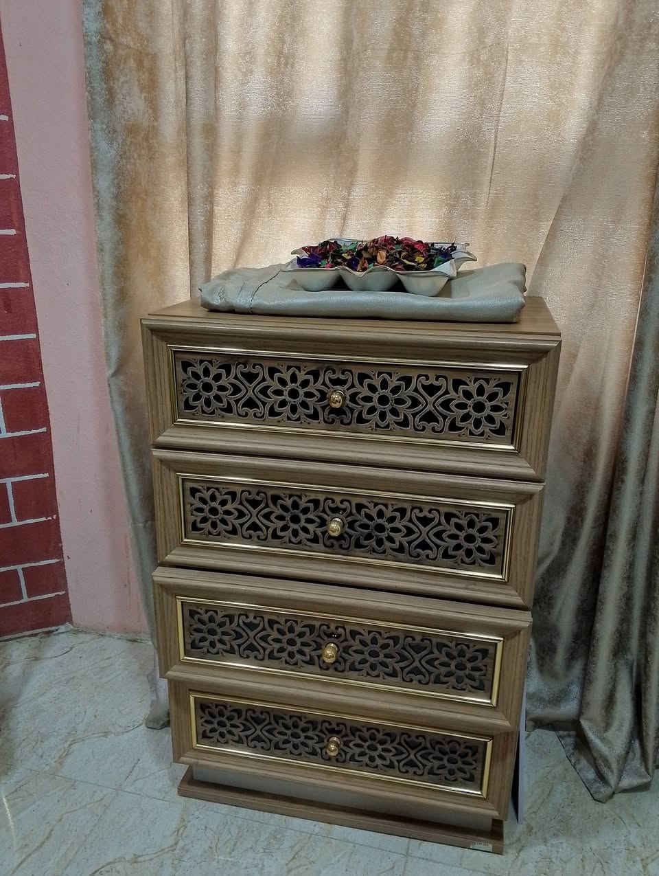 سلام عليكم غرفه رئاسيه جديده جديده شخط واحد مابيه لبيع مكاني بعقوبه تحرير ***********
