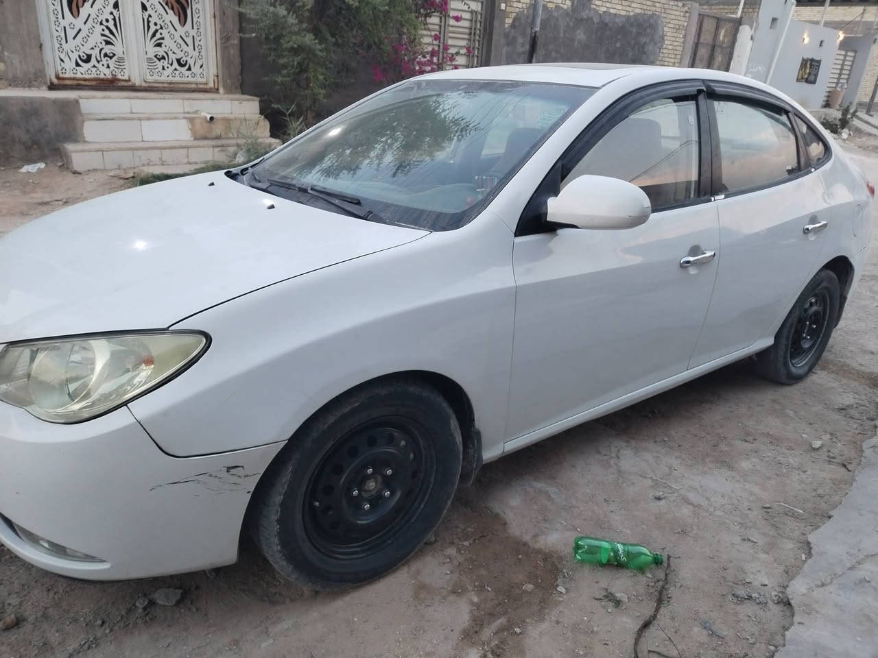 الانترى 9 نجف رقم نكليزي.
مكينه 2000 بيه خيط بخار بسيط
كير مكفول
سياره بيه صبغ حزام 
 عوره بسيطه ب لغد
حداديه كهربائيات تخم تاير ترايها يخبل 
 75 وبيه مجال مكان نجف
***********
