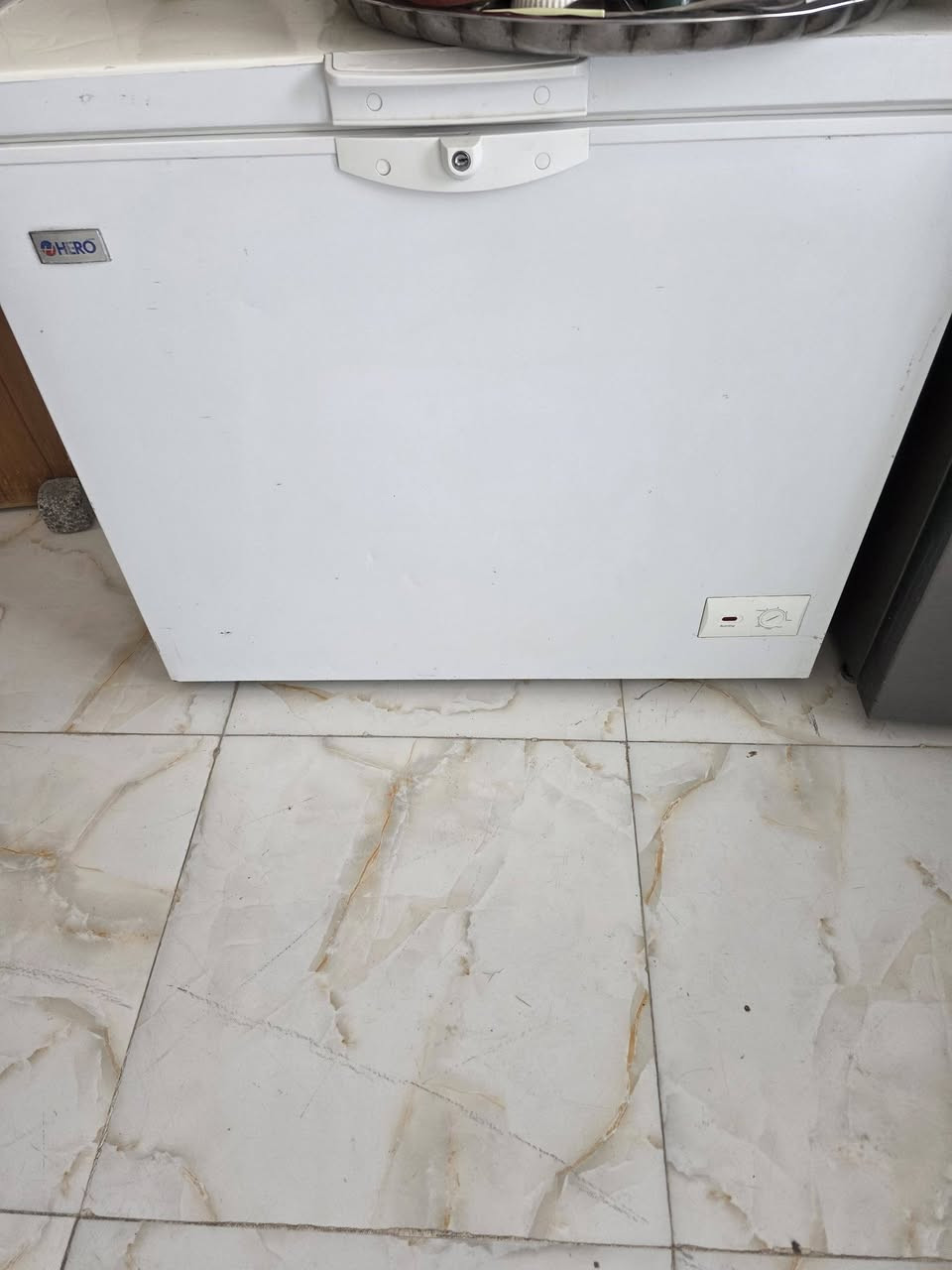 بنات غراض مطبخ مستعمل اخو الجديد للبيع فقط الثلاجة جديده ب الباكيت الصغيره استخدام ايام والبراد الصغير استخدام ايام
الثلاجه الكبيرة سعرها ٣٠٠ ال جي ياباني 
الثلاجة الصغيره انكيدو مصري سعرها ١٧٥ 
البراد الصغير ماركة نوال ب٩٠ 
البراد الكبير جو سو نيك سعره ٧٥ 
المجمده هيرو سعرها ٢٠٠ قفل 
الطباخ فريش مصري شغال هو والفرن اخو الجديد يلمع ١٥٠ 
كاونتر قفل ٣٠٠ المنيوم اولي البطن محشي كله مع سنك راح اخلي الكم الصور 
الي يحب يشتري يتصل على الرقم ***********
 بنات غراض مطبخ مستعمل اخو الجديد للبيع فقط الثلاجة جديده ب الباكيت الصغيره استخدام ايام والبراد الصغير استخدام ايام ادمن وافقي فدوه
