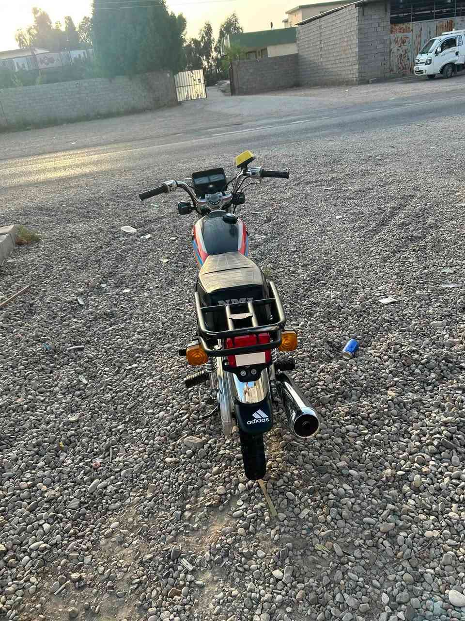 نامه متياز البيع
الموديل 25 
وراق 4 بيها 

دراجه بل جيس  كفاله من تاير ال تاير   محرك بلادي ما مفتوح 
شرط تجيب ياهو يعجبك. تكلبها 
 مكان ديالئ المقدادية. الوقف 
 السعر خاص بيك خير تدلل 😉 ***********
