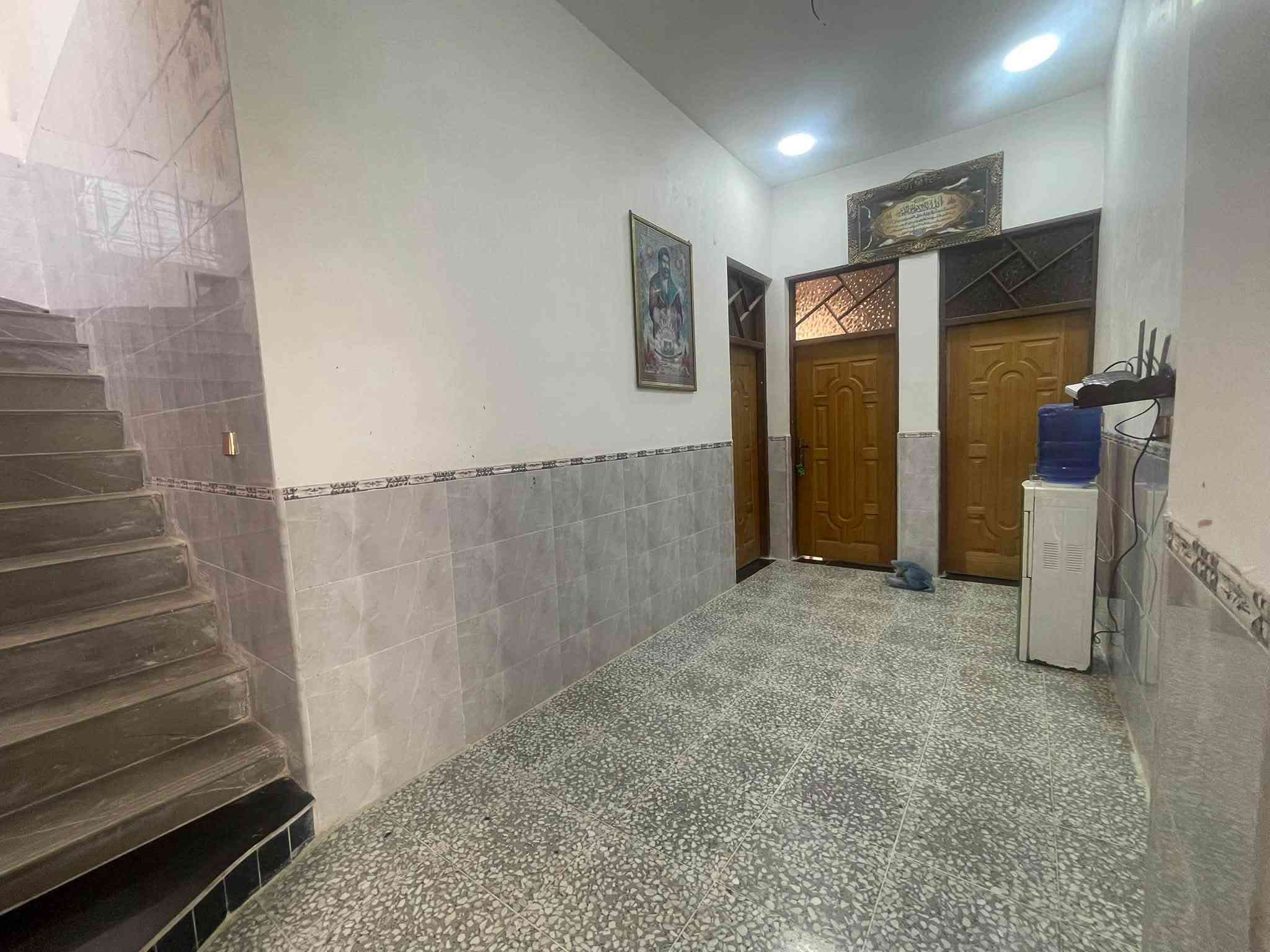 سلام عليكم بيت للبيع موقع الراشدية المراسمه مساحه ٦٠٠سند ٢٥يحتوي على ثلاث غرف نوم بناء طابوق للاستفسار اكثر اتصال على الرقم ***********
