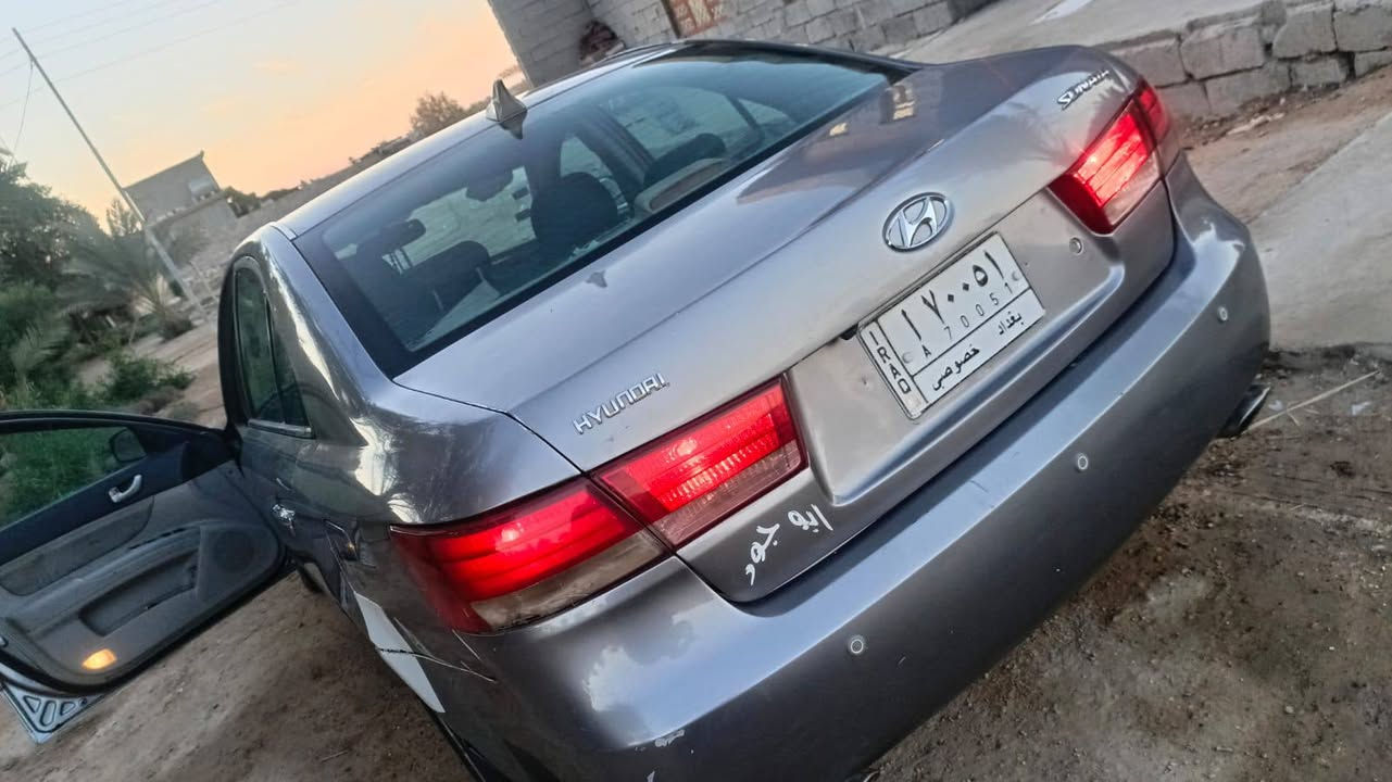 2006 محرك 6 سلندر ضربتها صندوق 90 وبها مجال ***********
