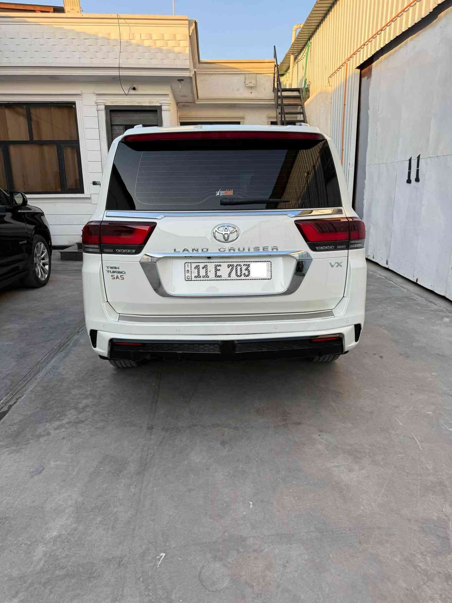 لاندكروز VX • ٢٠٢٢ • ٥٠٠٠٠ كم