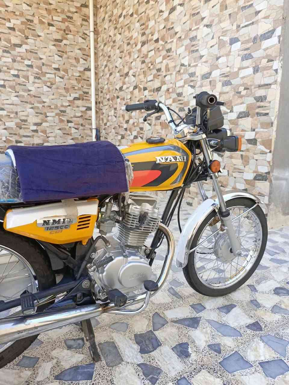 🛑🛑🛑سلام عليكم ، للبيع🏍️ او مراوس بدايوان 
 دراجه نامه شلامجه اوراق اوراق اصوليه  ،موديل 2023/11 ، دراجه نضيفه ومكفوله من فتح محرك او استبدال ، دراجه بلاديه   متصرف عليه غير بنزين ودهن ، الموقع محافظة واسط ناحية الشحيميه ،الي راغب بالشراء يتصل  و بالخدمه ، ***********
