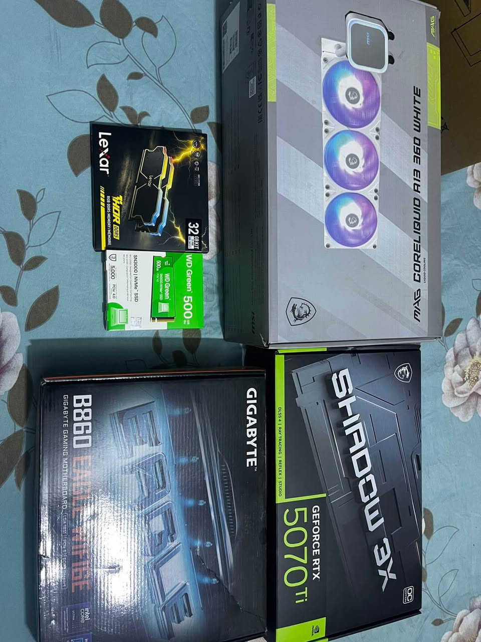 GPU\ MSI RTX 5070TI 16G SHADOW 3X OC DMNC

CPU\ INTEL ULTRA 7 265KF ST

RAM\ LEXAR 32G 6000 MHZ  RGB

M.B\ GIG B860 EAGLE WIFI6E

HARD/ WD GREEN M.2 500GB SN3000 + 1T SSD 

COOLER/ MAG CORELIQUID A13 360 WHITE ST

P.S/ THERMALRIGHT TG 1000 WHITE GOLD PCIE5

CASE/ ANTEC CX300 ARGB WHITE

سلام علیکم
سڵاو هاورێیان کەیسێکی تایبەت بە گەیمینگ و دیزاین زۆر بەهێز 
وەک نوێ وایە هەموو پارچەکانی زۆر باشە 
زەمانی ٣ مانگ 
نرخی 2465$
گەیاندن بۆ هەموو شوێنێک هەیە 
*********** watsap / viber / telegram أربيل, العراق

