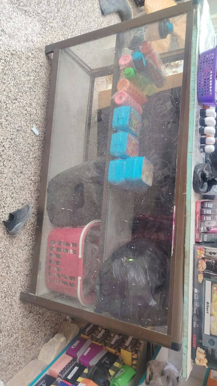 فاترينه • سفينه • ميز