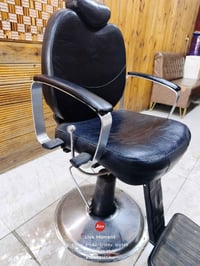 كرسي حلاقة • مستعمل قليل • مدينة الصدر