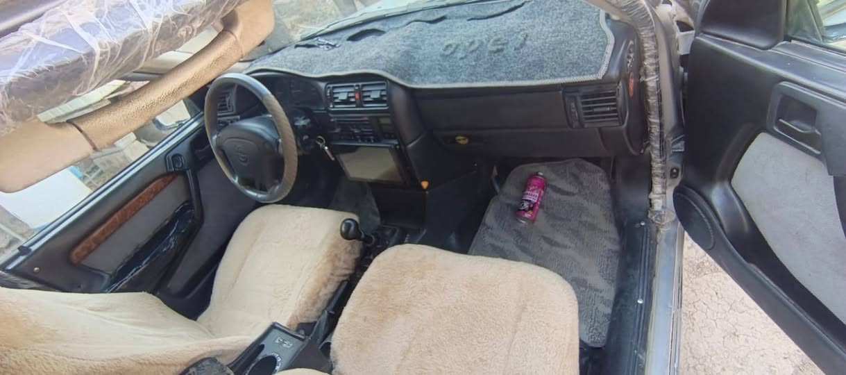 سلام عليكم  سيارة اوبل فكتره البيع موديل 95سيارة صبغ حزام جماليه تفاصيل على رقم 
***********
