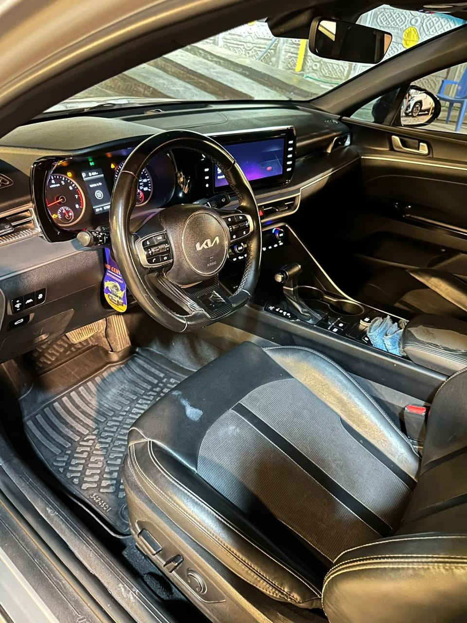 السلام عليكم kia5
موديل 23 جيتي لاين معروف ميحتاج اذكر
محرك 1600 تيربو مواصفات الجيتي لاين معروفه ميحتاج اذكر
السياره  تحويل مباشر. 
ماشيه 68 ميل كير ومكينه كفاله 
السياره ع ايدي مال جناي    
حادثها موضوح بصوره  باميركا قطعه وحده بيهة فقط القطعه الثانيه الباب بالعراق نضربت موضح بسونار 
***********
اقره التفاصيل كامله واقتنع اتصل واني بّــ الخدمه
بالحله موجوده حاليا السياره 
السعر 165 ومجال قليل بيهة
