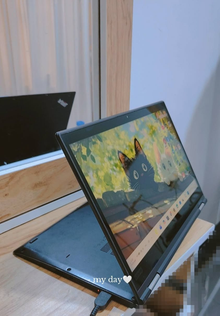 💻 للبيع لابتوب Lenovo
▫️ المعالج: Intel Core i7-8550U – الجيل الثامن
▫️ الرام: 8GB /
_ سعه التخزين ssd 256G
- كارت داخلي 4كيكا 
▫️ كرت الشاشة: Intel UHD Graphics 620
▫️ النظام: Windows 11 Pro 64-bit
▫️شاشة: 13.6 لمس قلاب وقلم

الجهاز مناسب للدراسة، المحاسبة، الأوفيس، التصفح والبرامج اليومية.
▫️ الجهاز شغال ومستخدم قليل 
للاستفسار اتصل ع رقم ***********
