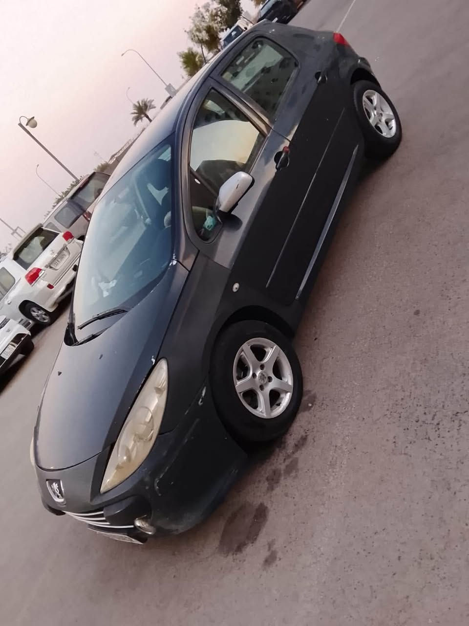 بيجو 307 للبيع بيه ملاحضات بسيطه مكانه بغداد بسمايه 
سعره 49 بيه مجال بسيط ***********
