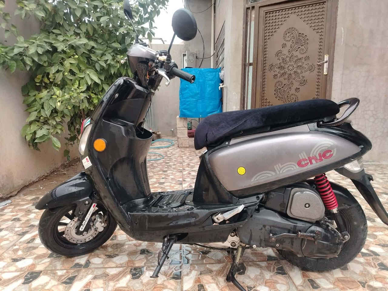 سلام عليكم بوليسي S للبيع دارجه كامله ما بيها نقص سعر 500 وبيها مجال ترهم مراوس ويا يراني رقم ***********
