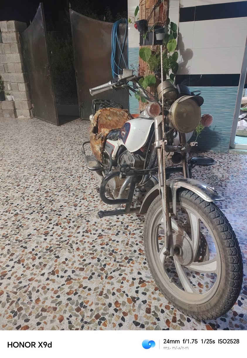 سلام عليكم  
دراجه جني موديل ١٨. اوراق اصولي
 دراجه خير من الله
كامله مكمله  بس. بك لايت  لي وره  تشده
 سعر  ٣٦٠. بي مجال. قليل.
مكاني ديالى ابو صيدا
***********
