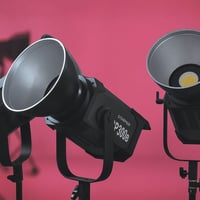 ٣٠٠ واط • باي كلر • تحكم تطبيق