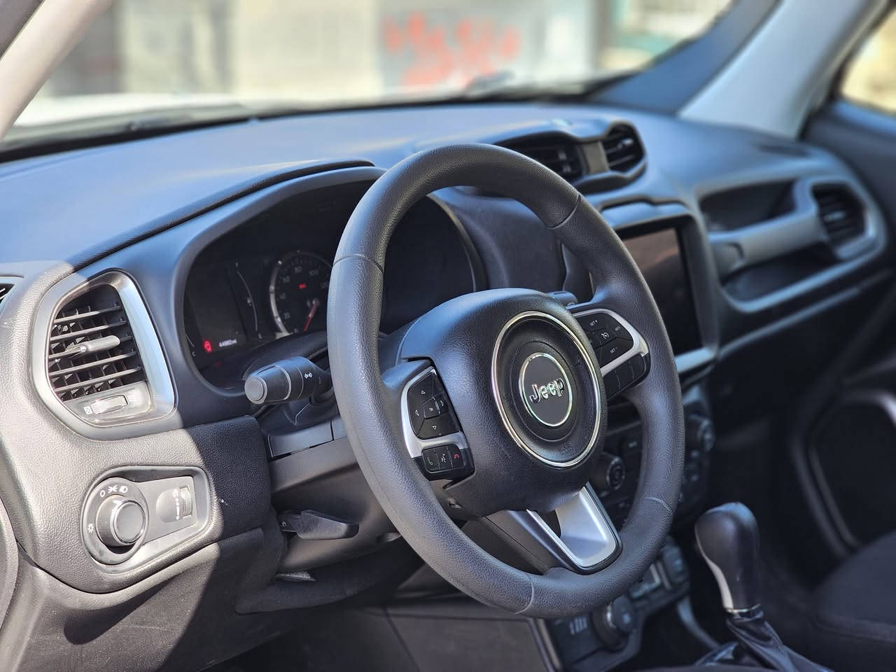 Jeep Renegade2023    سعر124ورقە
مودیل2023، 4x4، ماشي40میل ، بیها بس بنید صبغ بدون ضربە بدون دواخل صور حادث بالمنشور و ۳مکان صغیر بیها تعدیل رقم و سنویە جدید تحویل وکالە شرط سعر124ورقە ، عنوان اربیل خلیفان ،  ر.م ***********
