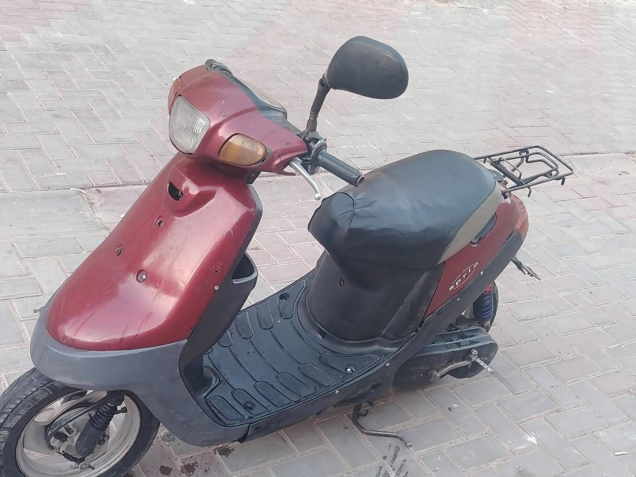 دراجة للبيع بوتين
السعر 300وبيها مجال
للاتصال ***********
 A***********
