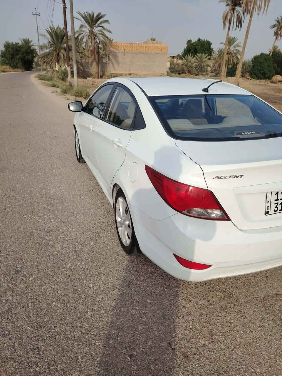 اكسنت موديل ٢٠١٦
 رقم بغداد دولي بسمي سنويه لل30 
 مكينه ١٦٠٠ بيها بس قطعه واحد البنيد مصبوغ بدون ضربه السعر دفتر وبيها مجال  رقمي *********** سياره مال جناي وعله ايدي جاهزه للاخير وفول مواصفات
مكاني نجف مشخاب اتصال فقط مكلف بلنشر
