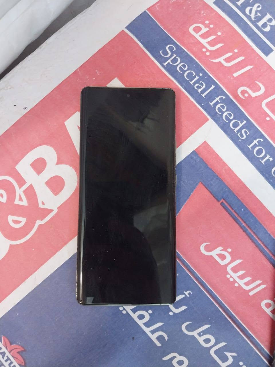 انفنكس نوت 40برو بلس ذاكره 256 رام 8+8 نضيف كل عيب مابي مامفتوح سعر 225وبي مجال للشراي رقم ***********
