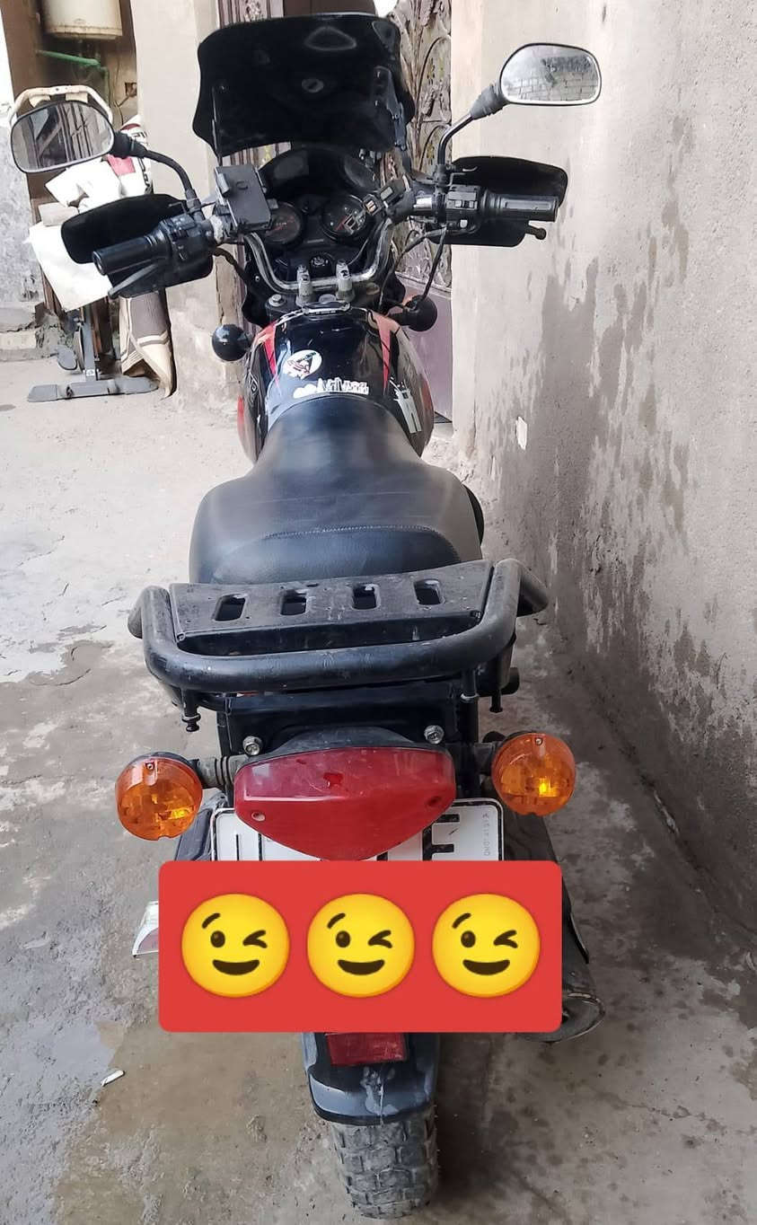 سلام عليكم دراجه بوكسر جبلي موديل 23 رقم وسنويه بسمي تحويل ثاني يوم وصعده هزه يعني كبل تحول 

مكاني بغداد 

***********اتصال 

***********وتساب
