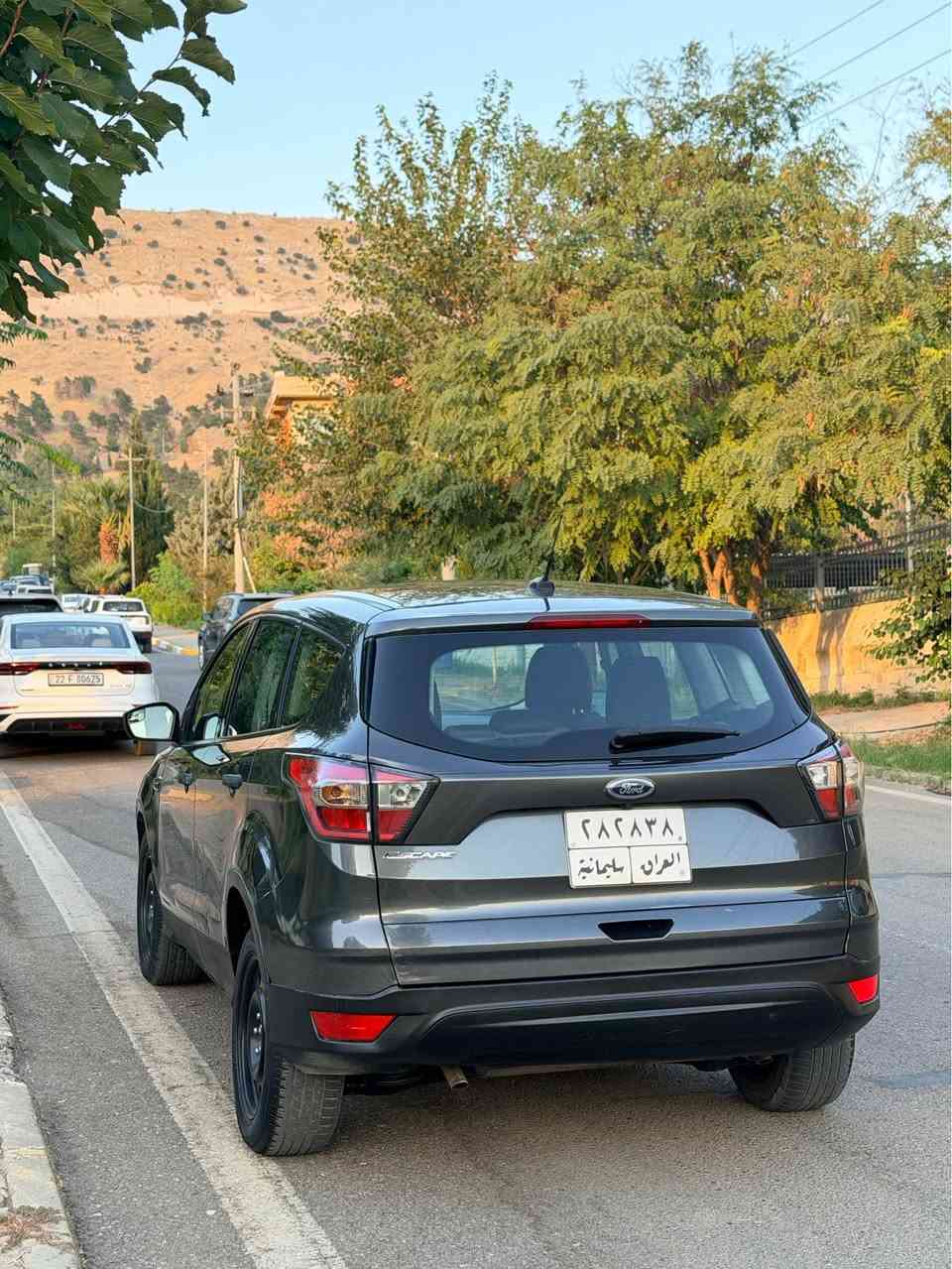 Ford escape 2017 SE 
 فۆرد ئیسکەیپ ٢٠١٧ 
 مەکینە مەرغوب ٢.٥ 
گیڕ و مەکینە بە شەرت
مواسەفات Se  
گێڕ تۆماتیک و عادی 
٣ پارچەی پێشی سبوغە  
بی ناو بی ئێڕباگ  
٤ تایەی نوێ لە ژێرە 
سەیارەکە یەک دەست لای خۆمان بوە 
بە ناوی خۆمانەوەیە 
سەنەوی بەسەر چوە 
☎️ *********** وەتس ئەپ 
☎️*********** ڤایبەر 

نرخ ٧٧$ مەجالیکی کەم. كويسينجاك, أربيل
