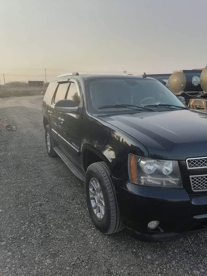 شيفروليه تاهو (Chevrolet Tahoe LTZ) موديل 2008 للبيع
:
الموديل: 2008
الفئة: LTZ (أعلى فئة - أعلى مواصفات)
اللون اسود
3 قطع صبغ سيارة جاهزة تخم تاير تبريد ثلج كير ومكينة حالة الوكالة رقم كركوك ماشي بلمعاملة كاملة 
 تخم منفصل سيارة كلش حلوة 
السعر 130 وبيهه مجال 
 مكاني بغداد 
للستفسار ***********
