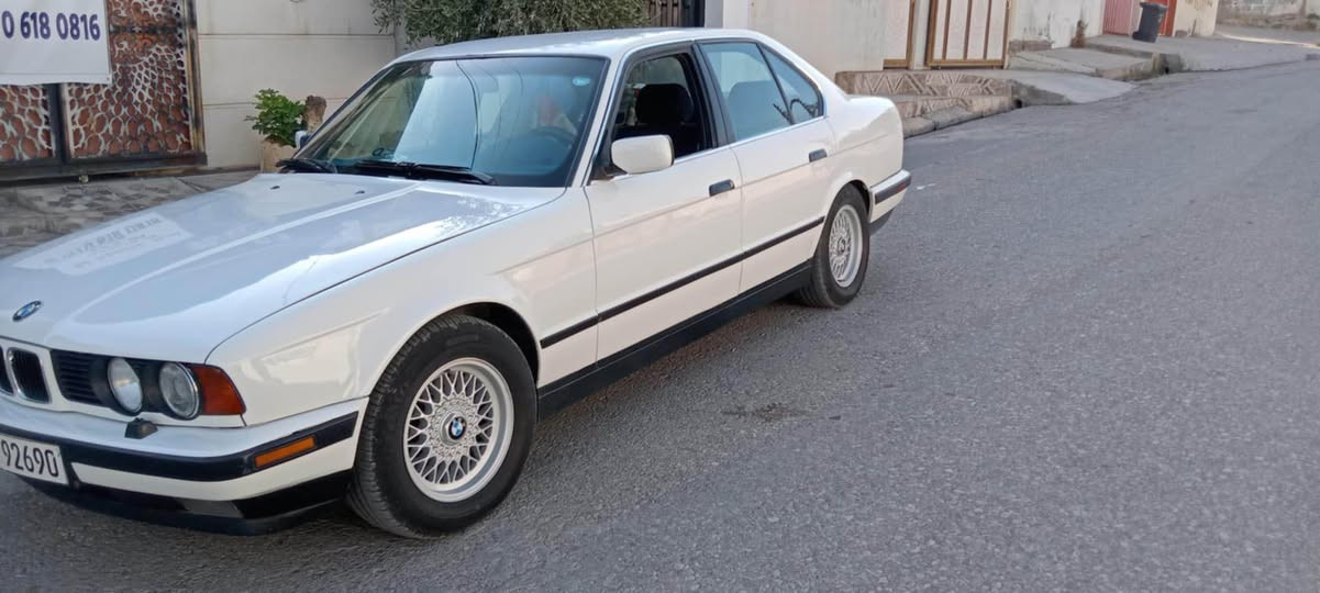 Bmw520فانوس
للبيع او مراوس
موديل1991 السياره جديده كير مكينه تبريد 
كهربائيات كلها جديده على الكفاله شغله وترايك وين متريد تروح بيها 
سيدي جنجر ام بي فاير 
تليفون 
غرفتها جديده  
رقمها اربيل وهزه جديده تحويل مباشر 
مكان السياره اربيل 
السعر 90 وبيها مجال 
***********
*********** أربيل, العراق

