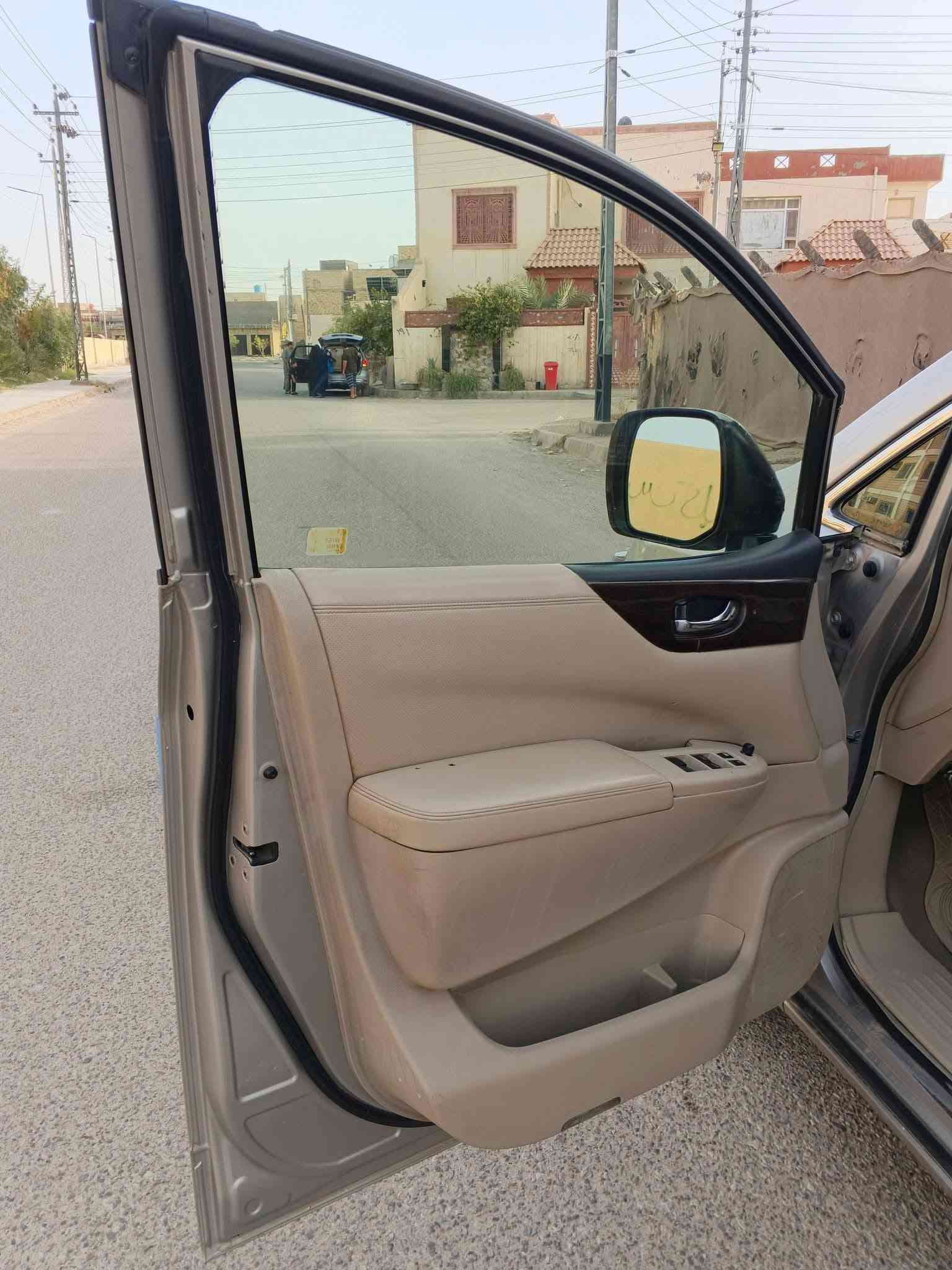 سياره نيسان كويست مديل 2012 وارد امريكي سياره داخله كلين مكفوله من الضربه القويه والكلبه والكص والخياس والعيب الشرعي
مواصفاتها 
مكينه 6سلندر 3500
بصمه 
بيبان سلايد جهتين 
7راكب
سنتر لوك 
ويل كب 
شاشه كبيره 
تبريد 3قطع 
بلوجكترات 
منظومة زنون عالي 
تحكم استيرن جهتين 
ماشيه 126
حداديه 90%
سياره جاهزه رقم بغداد تحويل ثاني يوم سعره 100مكانه ذي قار المركز 
***********
سياره نيسان كويست مديل 2012 وارد امريكي سياره داخله كلين مكفوله من الضربه القويه والكلبه والكص والخياس والعيب الشرعي

