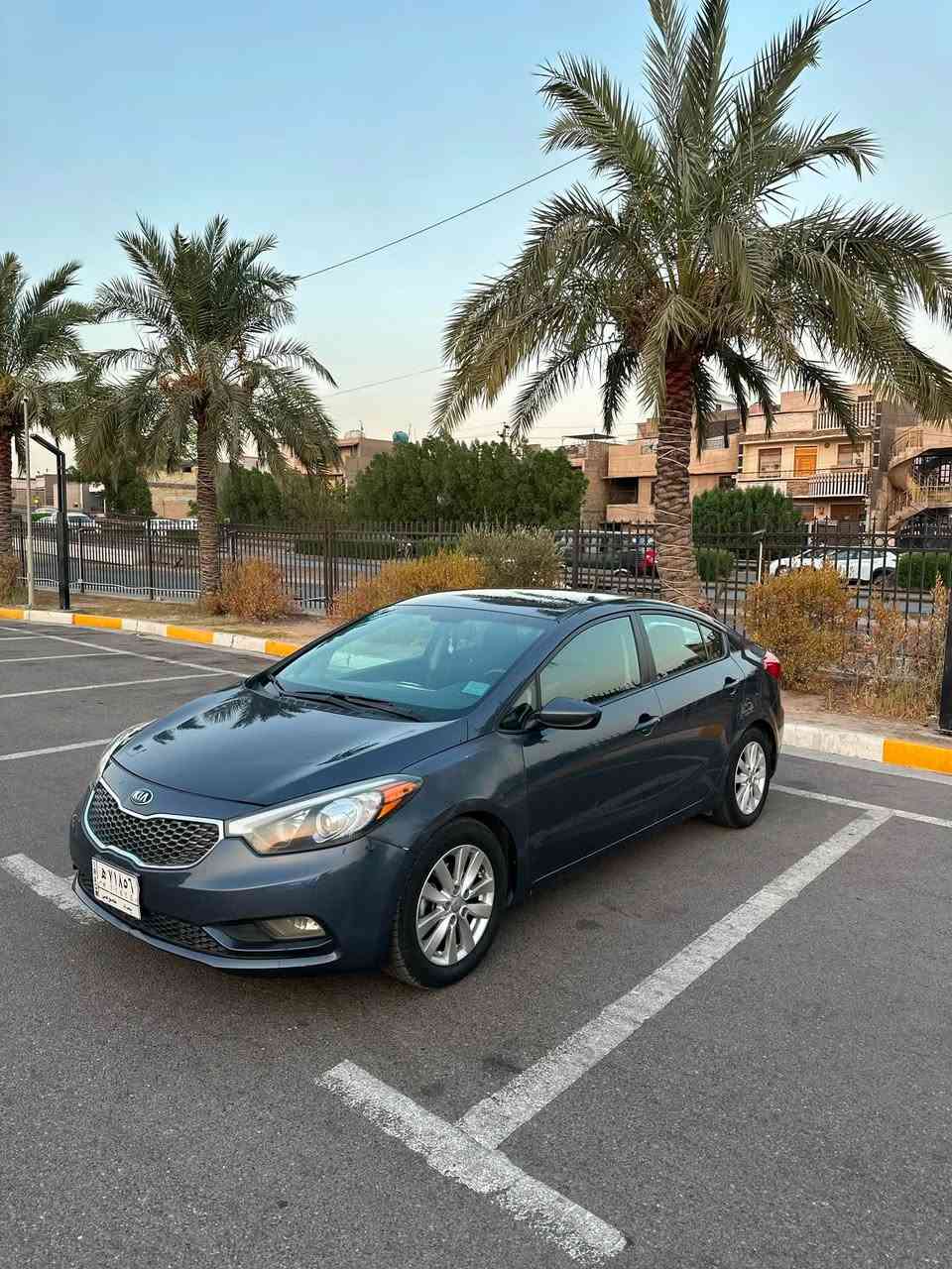 للبيع فورتي موديل 2016
ماشية ٥٩ الف مايل 
صبغ فقط جاملغ امامي جهة السايق دواخل وشواصي وايرباكات كلهة مكفولة وحته بارد مابيهة 
موصفات عادية حساسات خلفية كامرة 
السيارة جديدة واستخدام شخصي داخلة للعراق ماشية ٥٠ الف 
السعر 120 
مكاني بغداد 
رقمي : ***********
