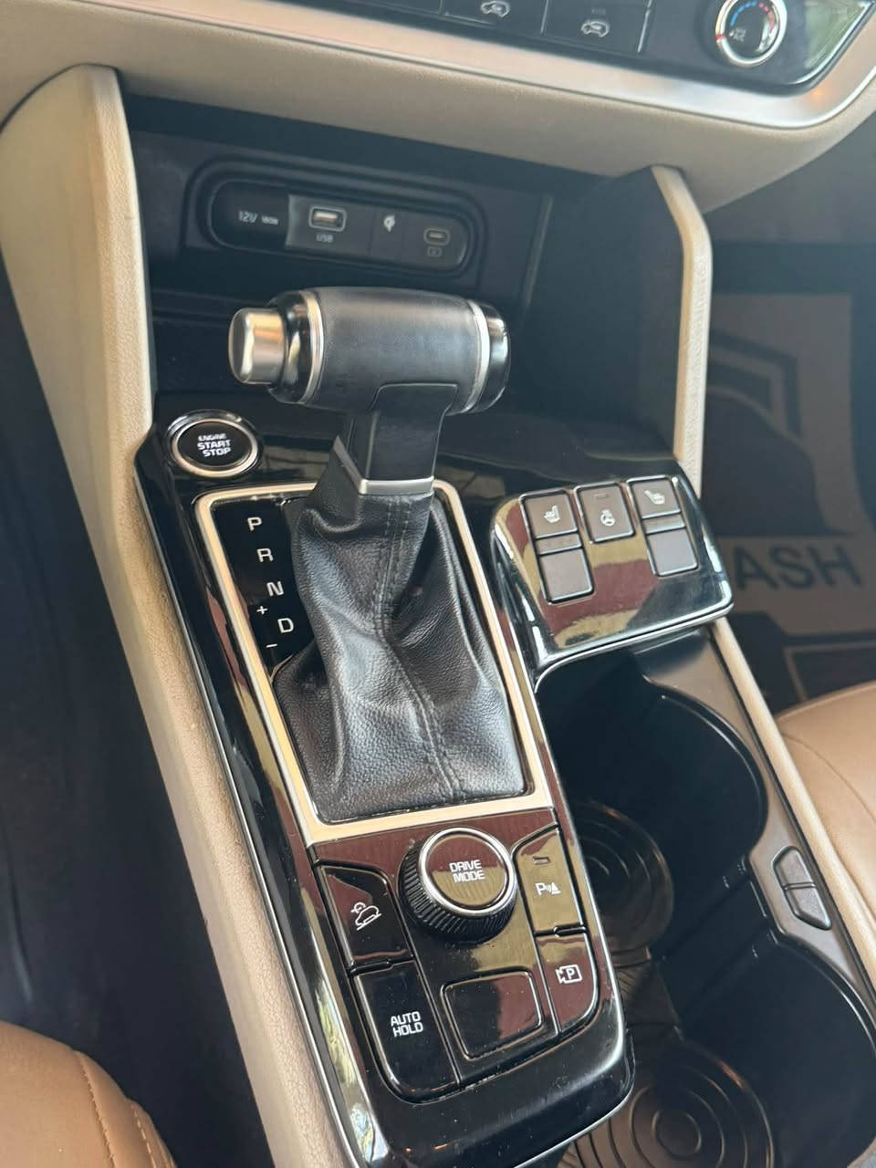‎‼️ كل ما هو جديد وحصري نقدمه لك بأدق التفاصيل ‼️

🚗 كيا سبورتج خليجي 2023 للبيع 🔥�📍 رقم بغداد – شرط التحويل 

ماشيه :- 48300 الف كم 

✨ مواصفات:�

🔹 بصمة + تشغيل عن بُعد 

‏🔹 LED أمامي وخلفي�

🔹 حساسات أمامية وخلفية�🔹 كاميرا خلفية دوّارة�🔹 شاشة Apple CarPlay�🔹 شاحن Wireless�🔹 تدفئة كشنات + ستيرن�🔹 تحكم كامل بالستيرن�🔹 مثبت سرعة�🔹 شفتات ستيرن�🔹 محرك 2000 DOHC�🔹 تبريد قطعتين�🔹 كشنات كهرباء�🔹 مرايا كهربائية قابلة للطي�🔹 لايت زينون

🛡️ كفالة عامة للسيارة من الصبغ والبارد �📞 للاستفسار والتواصل
***********
