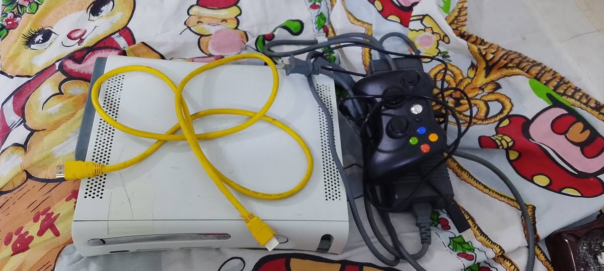 السلام عليكم X box 360 مهكر بي 17 لعبه جويستك وحده وياه وثاني مشتريها ب25 مصارلها شهر رايده 125 وبي مجال مكاني كربلاء الحسينيه واتساب ***********
