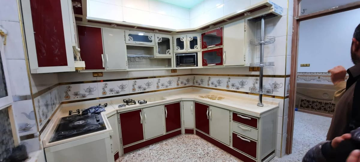 السلام عليكم نشغل جميع المطابخ التركيه الامنيوم و الخشب  حسب الطلب تسكام  درجه اولى متواجد واتساب  ***********
