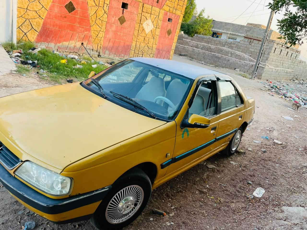 السلام عليكم للبيع بيجو ٤٠٥ مديل ٢٠٠٩ سياره بيها خيط بخار والكشره كدام عينك سياره رقم بغداد تاخذها مصفره تحول ثاني يوم السعر ٢٠ وبيها مجال شراي يتصل ***********
