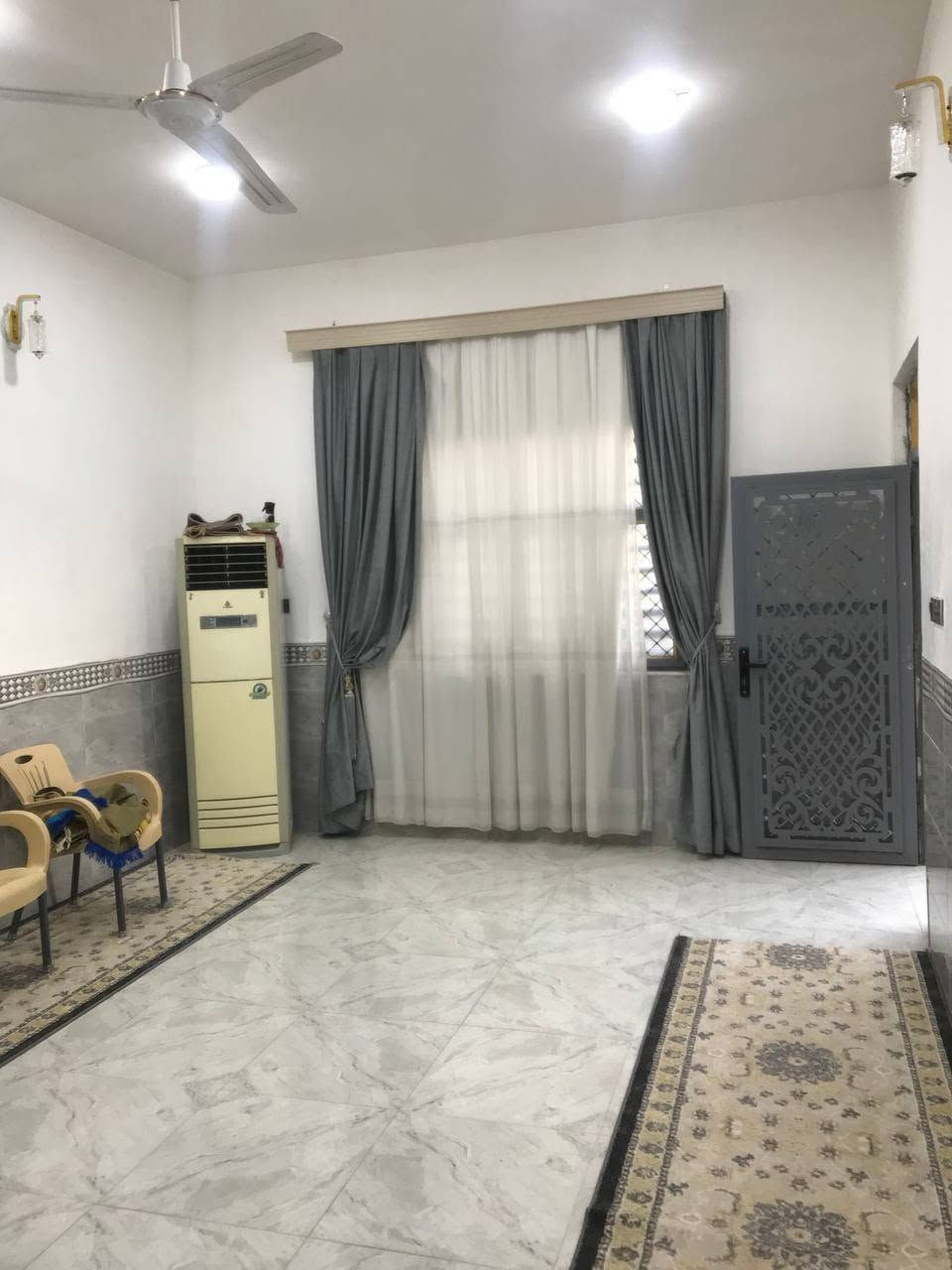 يالله بيت اللبيع زراعي سند25 التقيه الثانيه بناء طابوك وكونكريت مسلح غرفتين وصاله مطبخ واستقبال صحيات داخلي وخارجي مقابيل الشارع الرئيسي مجاور مجمع السلام ***********

نص مكتوب في الصور:
- HONOR X9c