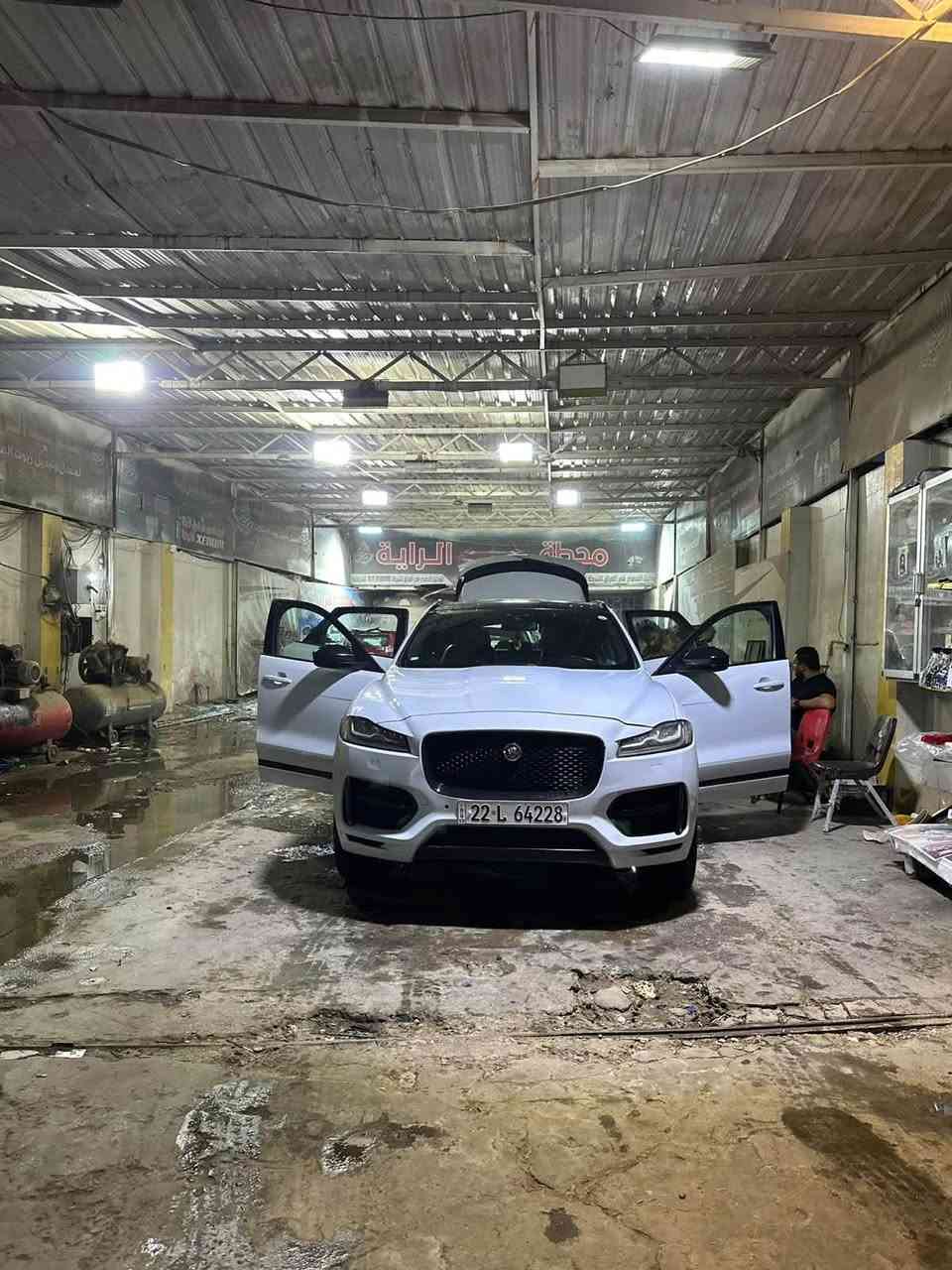 السلام عليكم جاكوار2017 SVR فول مواصفات داخل جلد لونين شاشه جبيره بانوراما حساسات 6 سلندر تيربو مشدود عليه دبل شوته عليه اكزوز وصوت فول مواصفات حادثه جاملغ امامي ايسر مكاني بغداد زيونه سعر 145 وبيه مجال رقمي ***********

