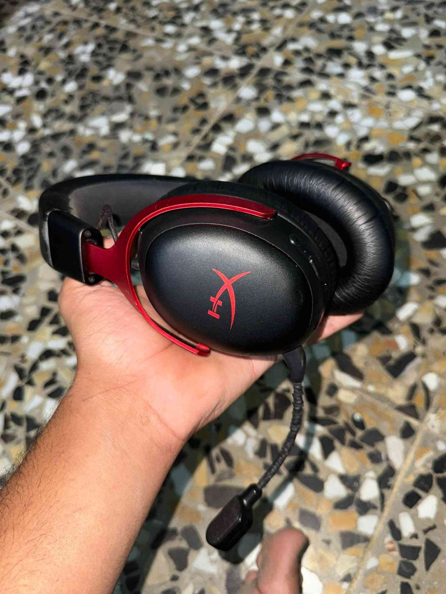 شاشة • سماعة HyperX • كربلاء