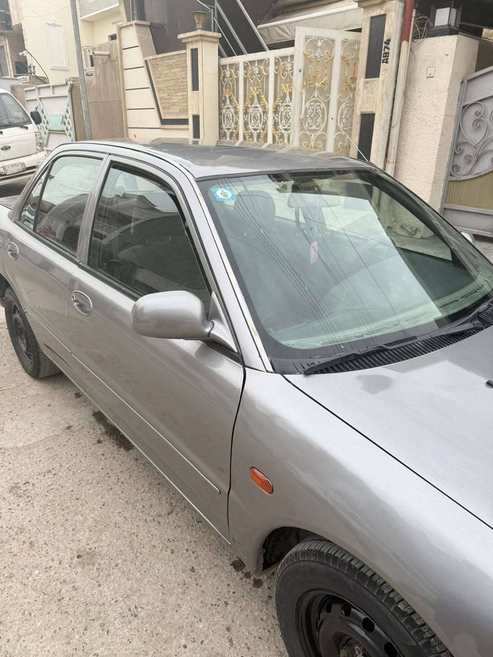 السلام عليكم بروتون للبيع موديل 2002 للبيع السيارة احلا من الصور كير ومحرك خير من الله باتري جديد صدرها نضيف مصبوغة عام أثر جراد السيارة بدون معجون لغد شاصي كفالة نقصها راديتر مال تبريد ودرام شفت السعر 28 قفل بلاش وما اعتقد اكو هيج نضافة بهيج سعر باسمي السيارة سنوية وهزة جديدة العنوان بغداد الدورة المهدية الثانية الرقم ***********
