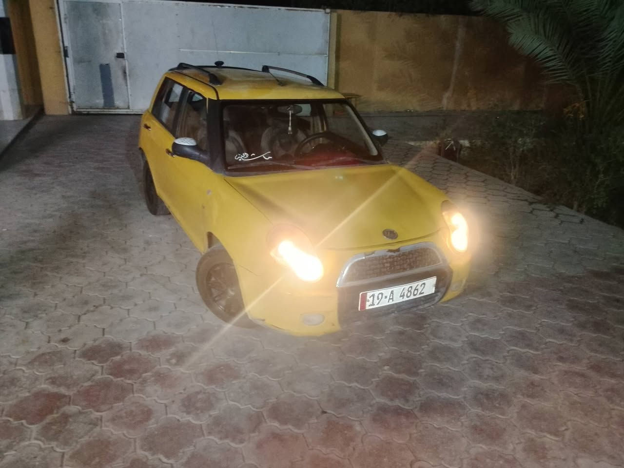 السلام عليكم 
ليفان مستر بن موديل 11
رقم كربلاء انكليزي بأسمي 
السعر25وبيه مجال 
***********
