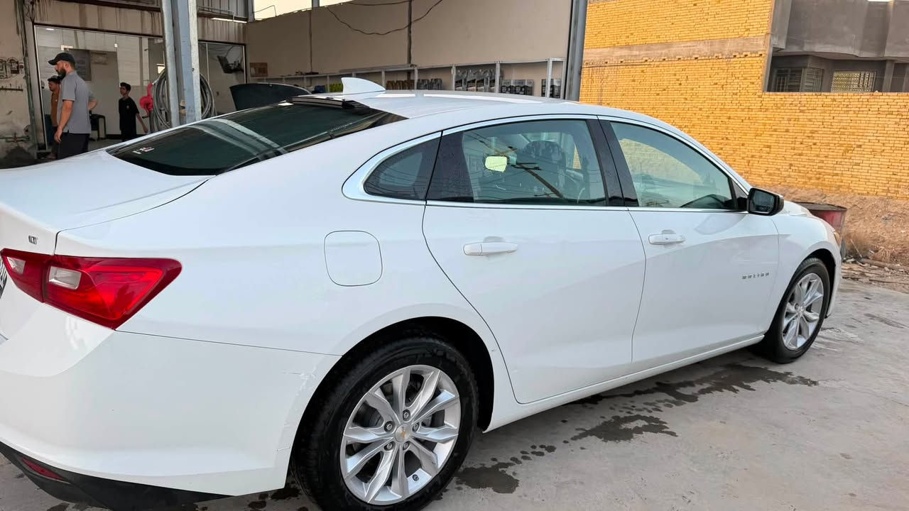 السلام عليكم 
للبيع ماليبو ابيض LT 2023
السعر 132$  و بيها مجال بسيط.
للتواصل ***********  او على الواتساب.
- وارد امريكي ضربة خفيفة وصور الضربة و السونار مرفقة بالمنشور،بيها بعض الرصعات موضحة بالصور.
- حره رقم ذي قار.
- كاميرا خلفية + قطعتين تبريد + تدفئة كشنات + مانع تصادم امامي + كشن السائق كهربائي + مثبت سرعة + تتبع المسار... .
- ماشية ٥٦ الف ميل.
- السيارة جديدة ونظيفة جدا دهن اصلي اخلي عند التقني ، ادامة ايضا قبل شكم يوم سويت .
