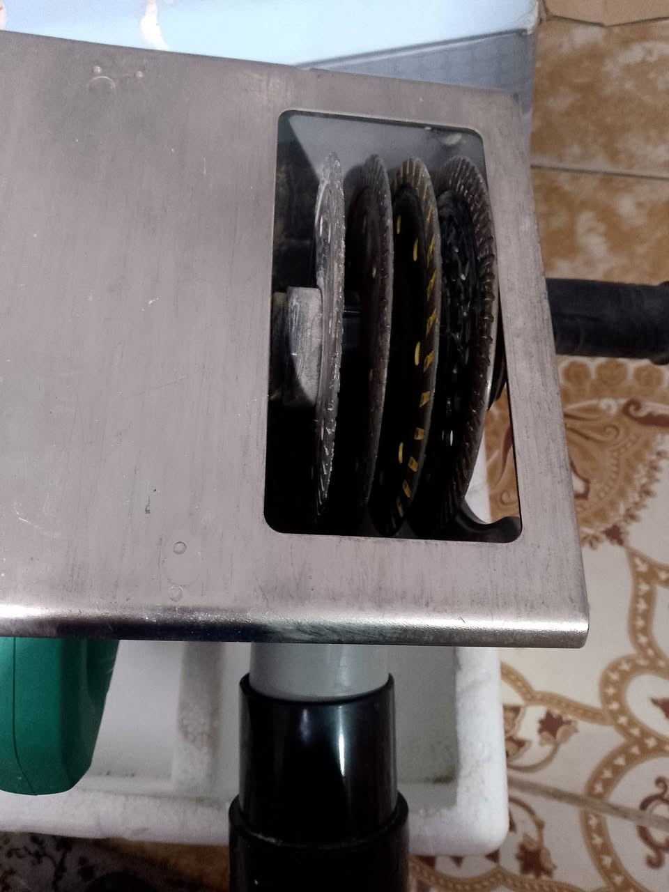 السلام عليكم توفرت عدد كوسره  حائط ودريلات تام شبوط يده ‏‪***********‬‏
