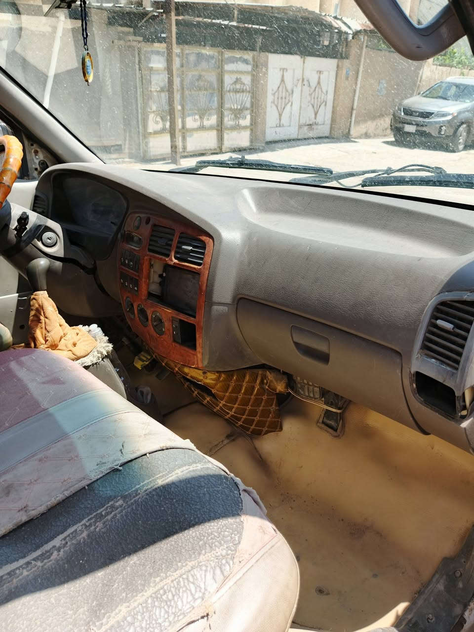 السلام عليكم
منغوليا اربيل 2005
مصبوغة حزام 
مكينة 4000 مسكر 
كير ومحرك واكسل خير من الله 
كهربائيات شغالة صدر نظيف 
شواصي نضاف 
مكان السيارة بغداد 
غير متواجد على الفيس 
غير متواجد على الفيس 
غير متواجد على الفيس 
***********
بي واتساب
