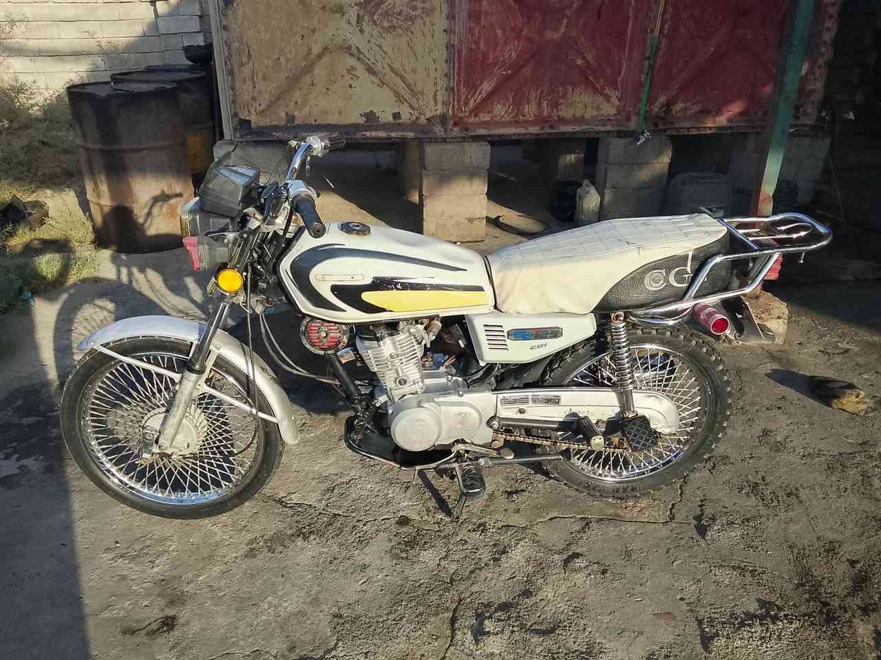 🏍تايكر 2020
✅وزن ثقيل 
✅ما مفتوح 
✅ختم شاصي محرك 2020
✅دبلات مكينه وياله كشن بلادي  
✅لا صرف ولا نفخ ولا تنقيص 
✅شرط شلعه ومعدل 
✅وايرمنيه كلها شغال من الاف للياء 
💸السعر 500 وبي مجال للطيبين 
📞*********** بي واتساب 
(التعاليق ما ارد عليها لو خاص لو واتساب )
