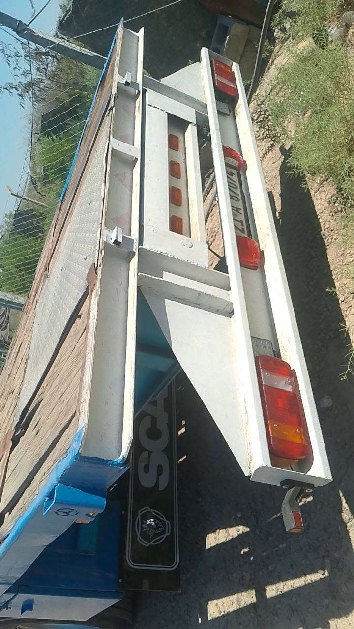 سكانيه 
جاهزه تبريد حداديه قماره 
عربانه حداديه جديده تخم كامل تاير 
دنكير مدور 
انجكتر خطين 
ارقام جديده 
تحويل مباشر 
مصروف عليها تمام التمام 
سياره جاهزه من كلشي مكينه ثمانيه 
السياره حلوه وبل عافيه عل ياخذها 
فلات 
للتواصل 
*********** بغداد, العراق
