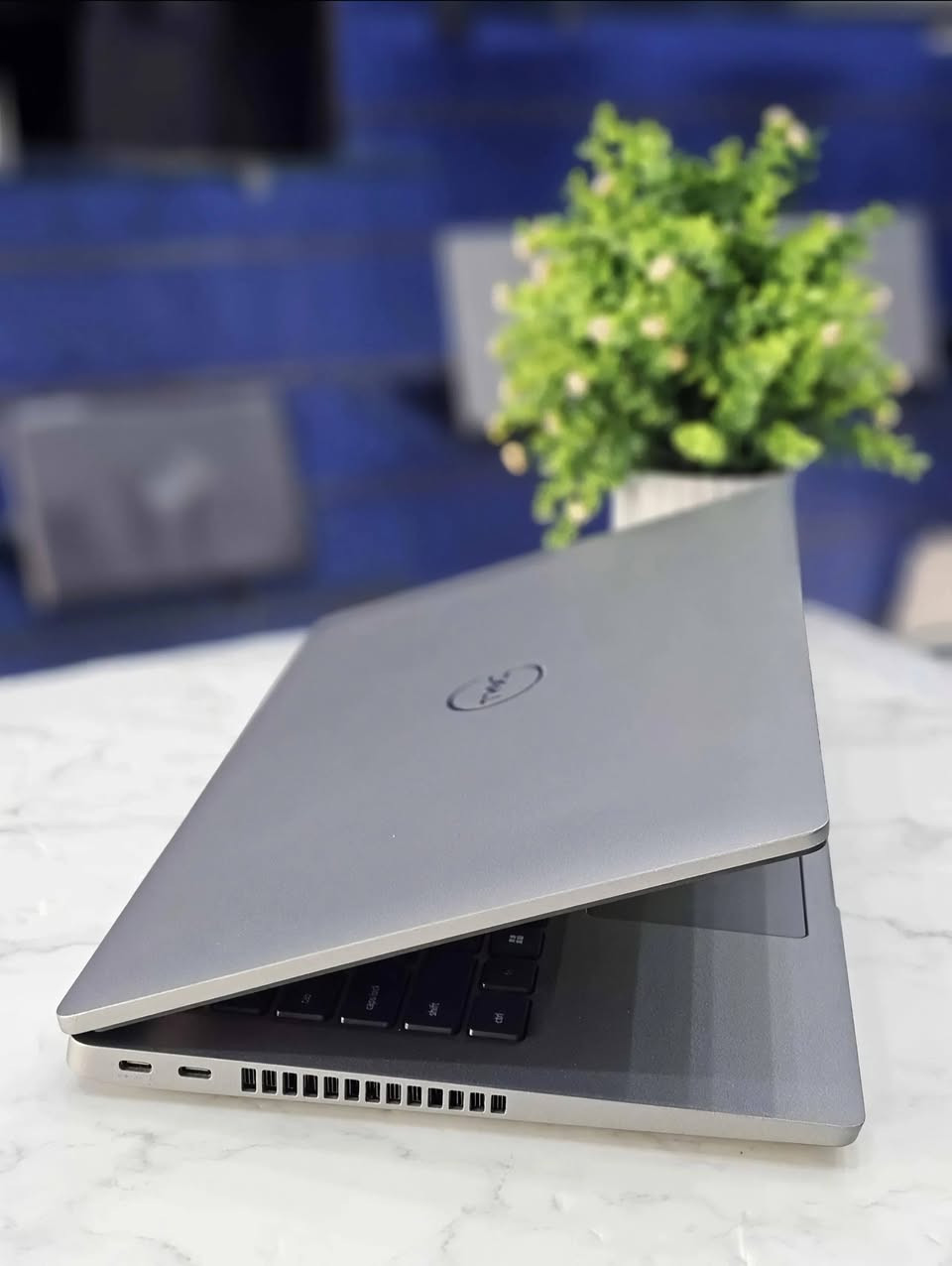 لابتوب Dell جيل 12 للبيع
Dell latitude 5430 ✅✅

✔️ Intel Core i5 جيل 12

✔️ 8GB DDR4 قابل للزيادة

✔️ 256GB SSD قابل للزيادة 

✔️ كرت شاشة/ intel  UHD graphics 4GB

✔️ حجم الشاشة  14.1  فول اج دي FHD

✔️ كيبورد عربي انكليزي ضوئي ليزري 

✅ نضافة عالية جدا جدا 

✅ بطارية بحالة ممتازة 

✅ ملحقات كاملة 🎁 + توصيل متوفر لكل المحافظات 

📍 بغداد // الامين الثانية 

📞 *********** متوفر واتساب
