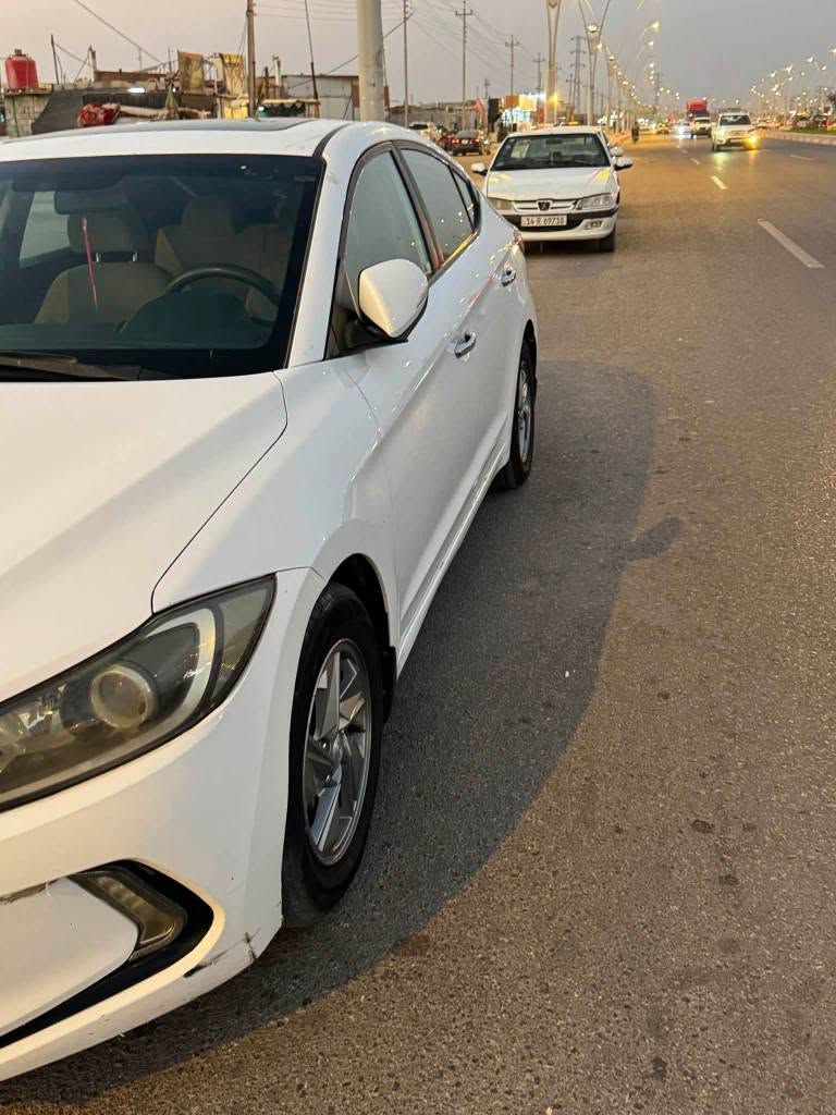 السلام وعليكم النتره سوبرخليجي١٨سياره كفاله بيها رصعات بسيطه وبيها الدوسه صفحت العبري السياره بسمي السنويه ٣٠السياره جاهزه المحرك١٦٠٠ كير مكينه تخم تاير يحتاجلها دعاميه اماميه مكان السياره بصره شط العرب مامتواجد ع فيس السعر 135بيها مجال بسيط الي موشراي لايتصل رجأ*********** الزبير, البصرة
