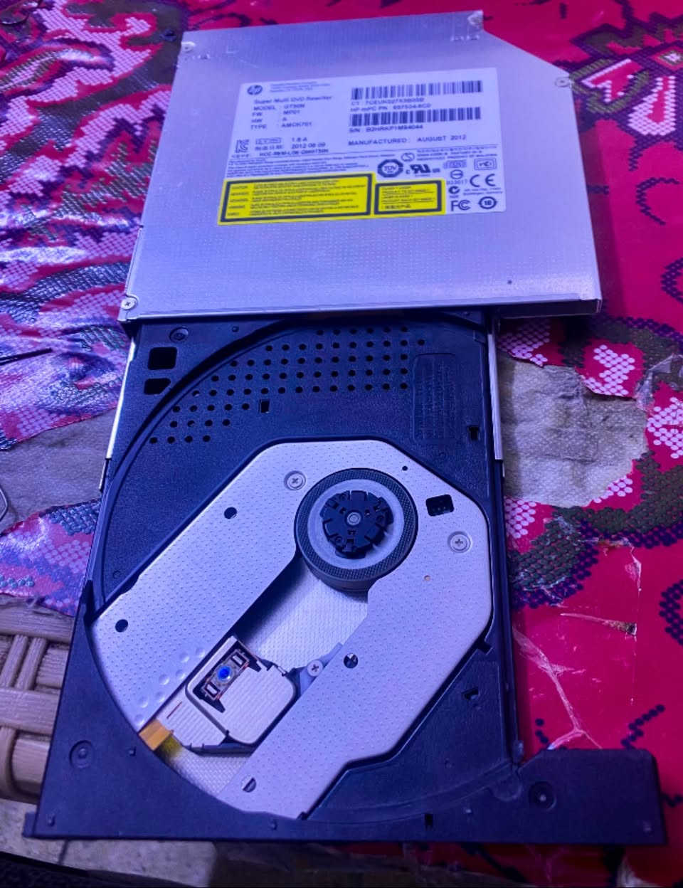 حاسبة HP • قارئ DVD • ماوس بلوتوث