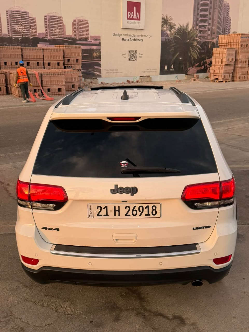 السلام  عليكم ورحمة الله وبركاته

‏‎‏‎       ——— لـلـبـيع او مراوس -----

جيب گراند شيروكي - Jeep Grand Cherokee

‏‎‏‎وراد امريكي .     —    

‏‎‏‎الموديل           —    2018

فئة.                 —    لمتد 

حجم المكينه   —     3600/ V6

‏‎‏‎اللون               —     ابيض     

‏‎‏‎المسافه المقطوعه — 100mi

‏‎‏‎حاله السياره.    —    ( جاملغ +بنيد بدون شاصي بدون لغد فقط بارد بلغد وبيه بلقماره رصعات مال حالو مال بغداد شي قليل )

‏‎‏‎المواصفات 

‏‎‏‎- بصمة تشغيل 

‏‎‏‎- بصمة أبواب 

‏‎‏‎-تشغيل عن بعد 

-رادار خلفي 

‏‎‏‎-كشنات جلد بيجي

- شاشه ديجتال 

-اشاره بالمرايه 

-حساس  خلفي 

-بردات خلفيه ‏‎

‏‎‏‎-شاشه كبيره تدعم نظام الأبل كار باي ونظام الاندرويد

-شاشه عداد ديجتال

-فتحت سقف  

‏‎-دبل اكسل 

‏‎-اوتو ستوب

‏‎-وضعيات قياده 

‏‎‏‎-كشنات تدفئة ( اماميه - خلفيه ) 

-كشن السايق خزن ميمور 

-ستيرن تدفئة 

‏‎-صندوق كهربائي 

‏‎‏‎-كرسي السايق والراكب بحركة كهربائيه 

‏‎‏‎-تحكم ستيرن جهتين 

‏‎‏‎-تحديد سرعه 

‏‎‏‎-مانع انزلاق 

‏‎‏‎-ليد نهاري

‏‎‏‎-كامره خلفيه دواره 

‏‎‏‎باقي المواصفات المعروفه 

‏‎‏‎السعر            — 18500 وبيه مجال بسيط  

‏‎‏‎رقم السياره    — السليمانيه   سنويه مضلل 

‏‎‏‎موقع  السياره — بغداد الغزاليه  

‏‎‏‎للأستفسار.     — ***********
