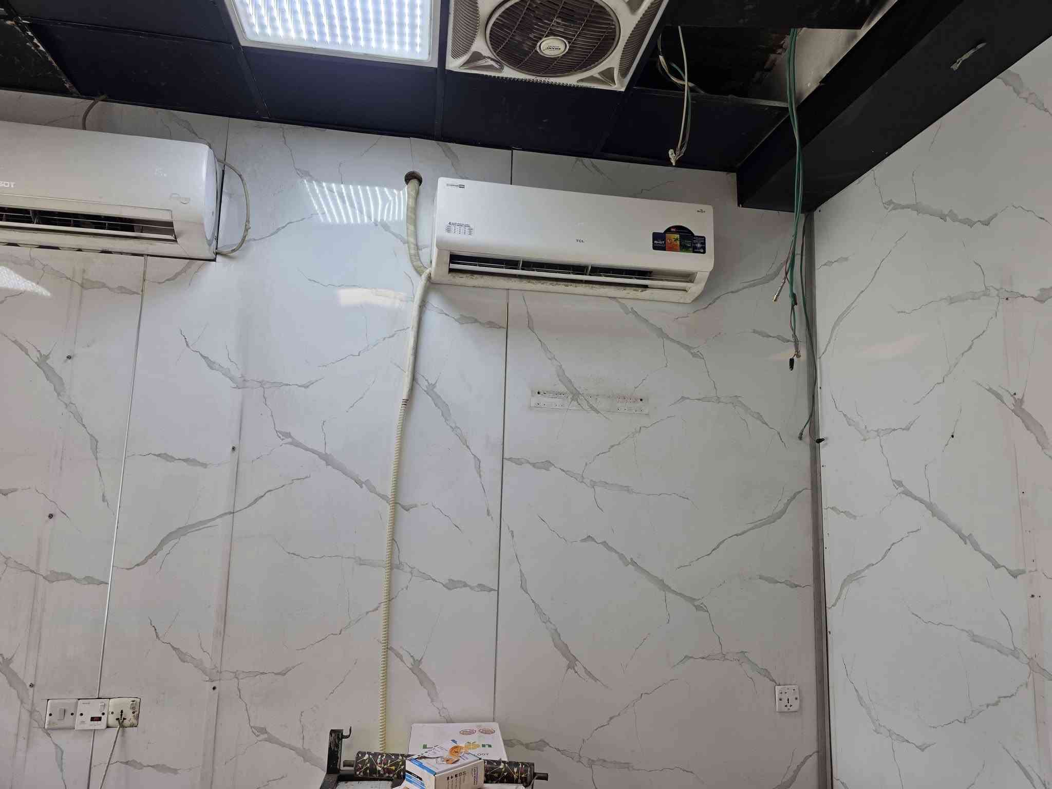 مجمدات وسبالت ٢ طن انفيرتر للبيع العنوان بغداد الجديده
***********
