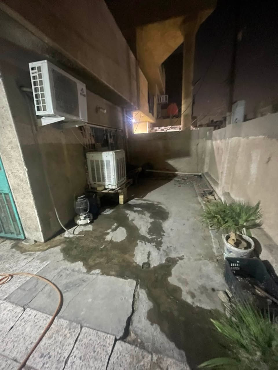 السلام عليكم
بيت للبيع طابو ملك صرف 

الواجهة 9 

النزال ١٦ 

المساحة ١٤٤ متر 

طابق ونص 

سعر مناسب

الموقع قرب مركز الشرطة حي النفط 

استفسار واتساب 

***********

