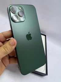 شكد سعر  ( 13 Pro Max ) ✅ عندي تلفون اريد أبيعه  ⚠️ ما مفتوح ولا المبد...